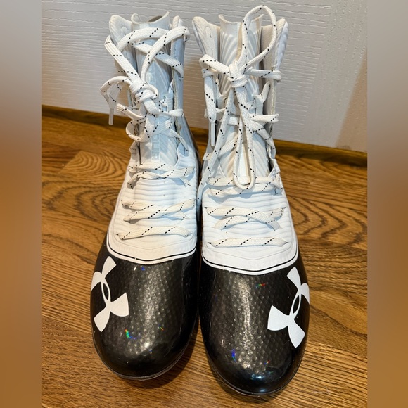 NWOT Under Armour Highlight Men's ( Big Kids ) Football size 8 - Picture 4 of 7